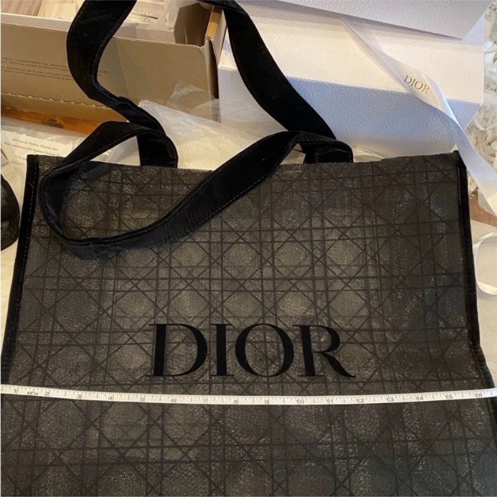 Dior Mesh Tote & Pouch Set - Picture 5 of 8